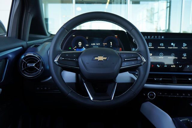 New 2025 Chevrolet Equinox EV LT image 17
