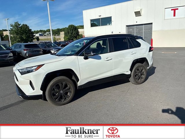 Used 2024 Toyota RAV4 XSE AWD/4WD image 15