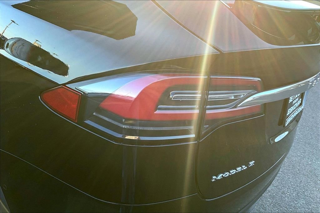 Used 2019 Tesla Model X 100D image 29