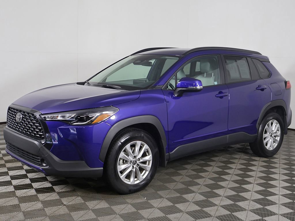 Used 2023 Toyota Corolla Cross LE image 6