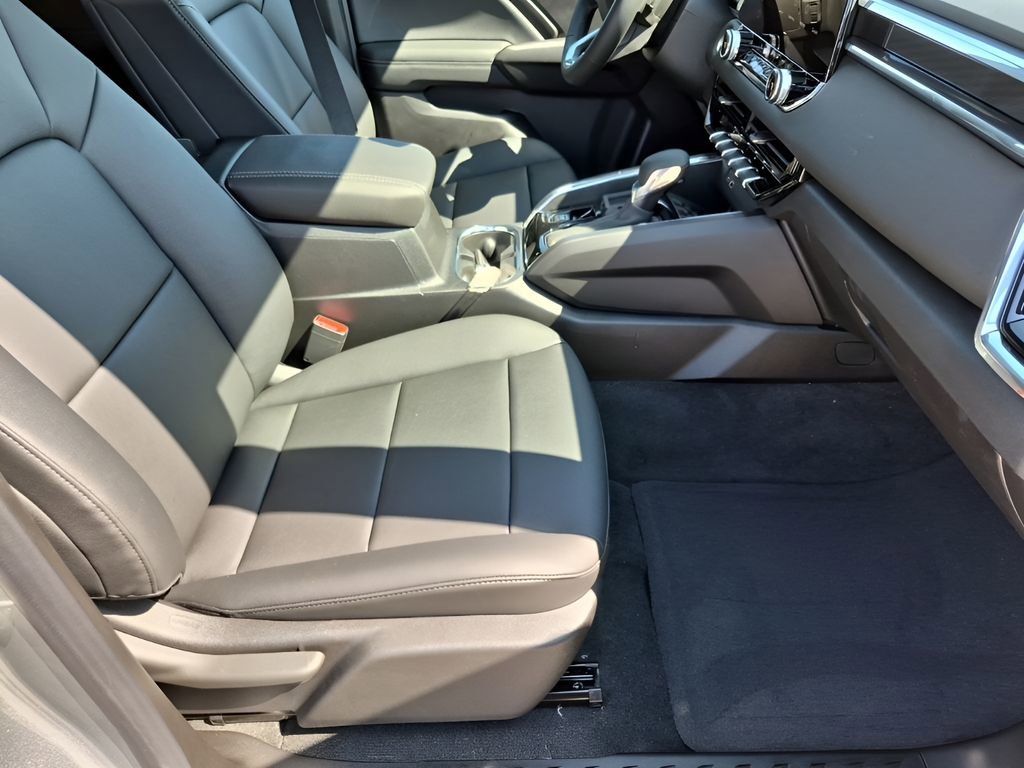 New 2026 GMC Canyon Elevation w/ Convenience Package image 16