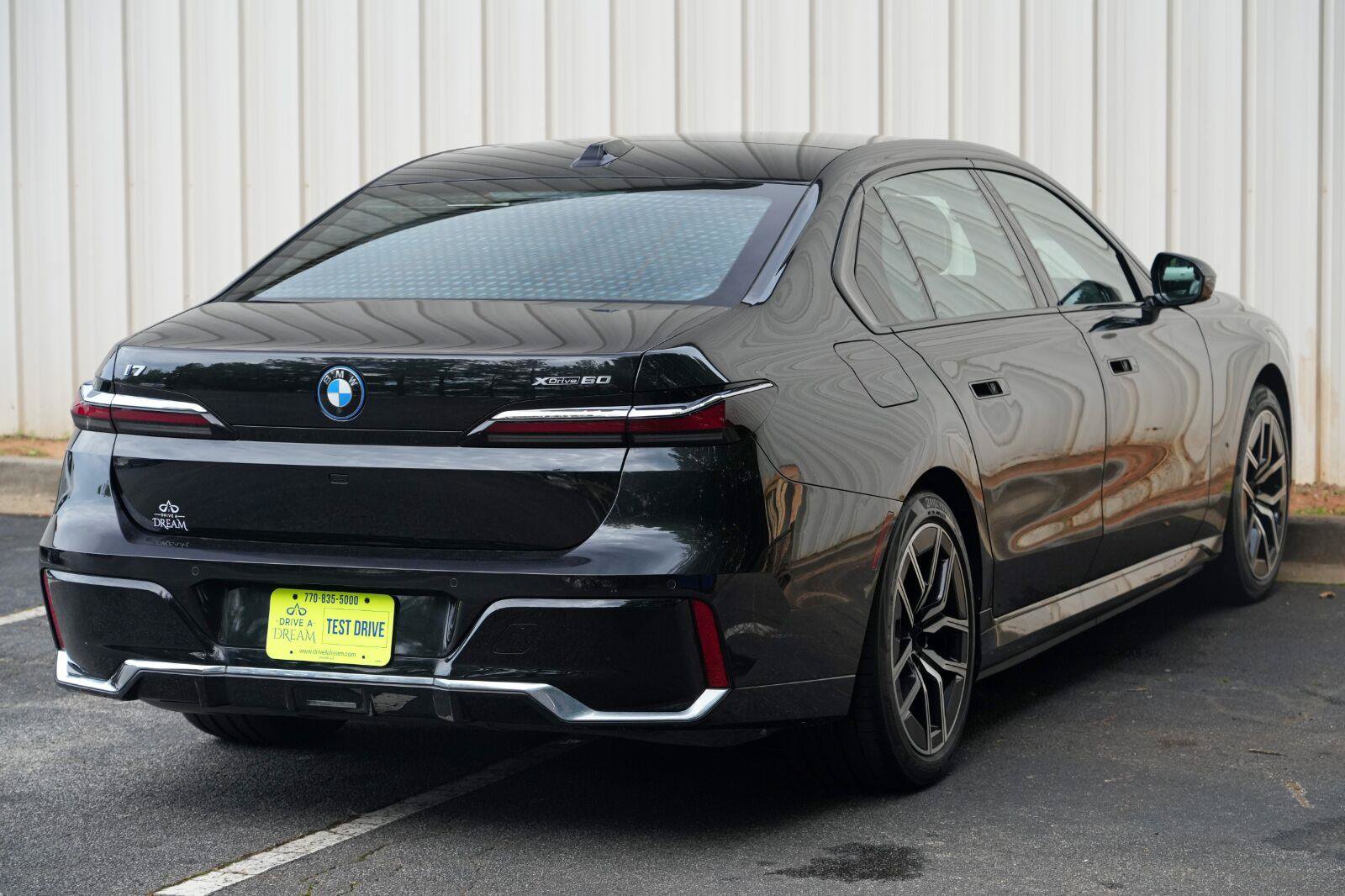 Used 2023 BMW i7 xDrive60 w/ Executive Package 2 AWD/4WD image 71