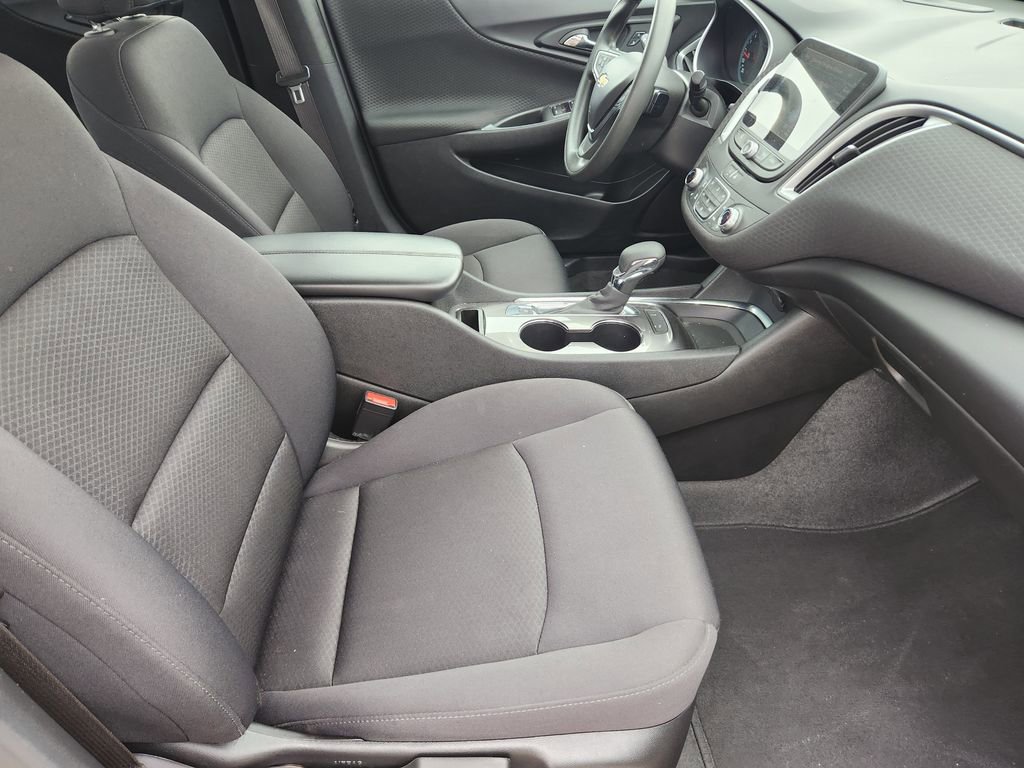 Used 2025 Chevrolet Malibu LT image 15