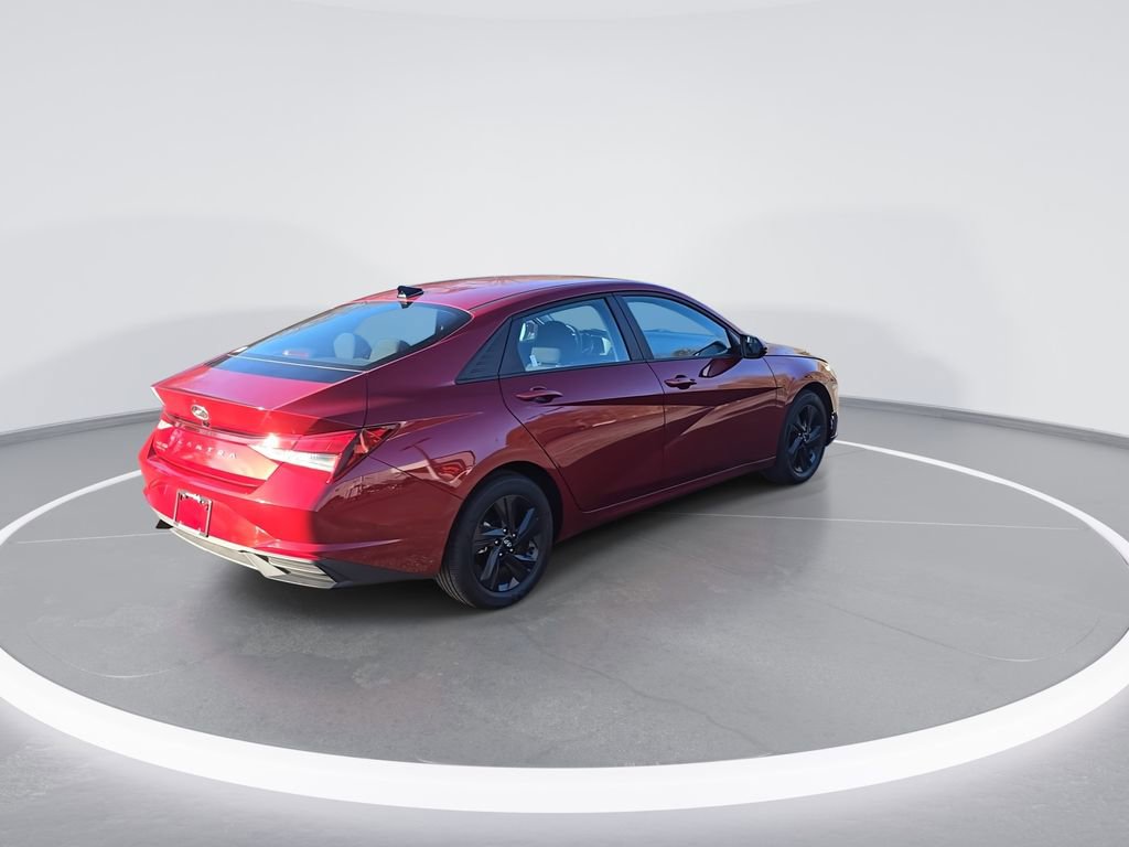 Used 2023 Hyundai Elantra SEL image 9