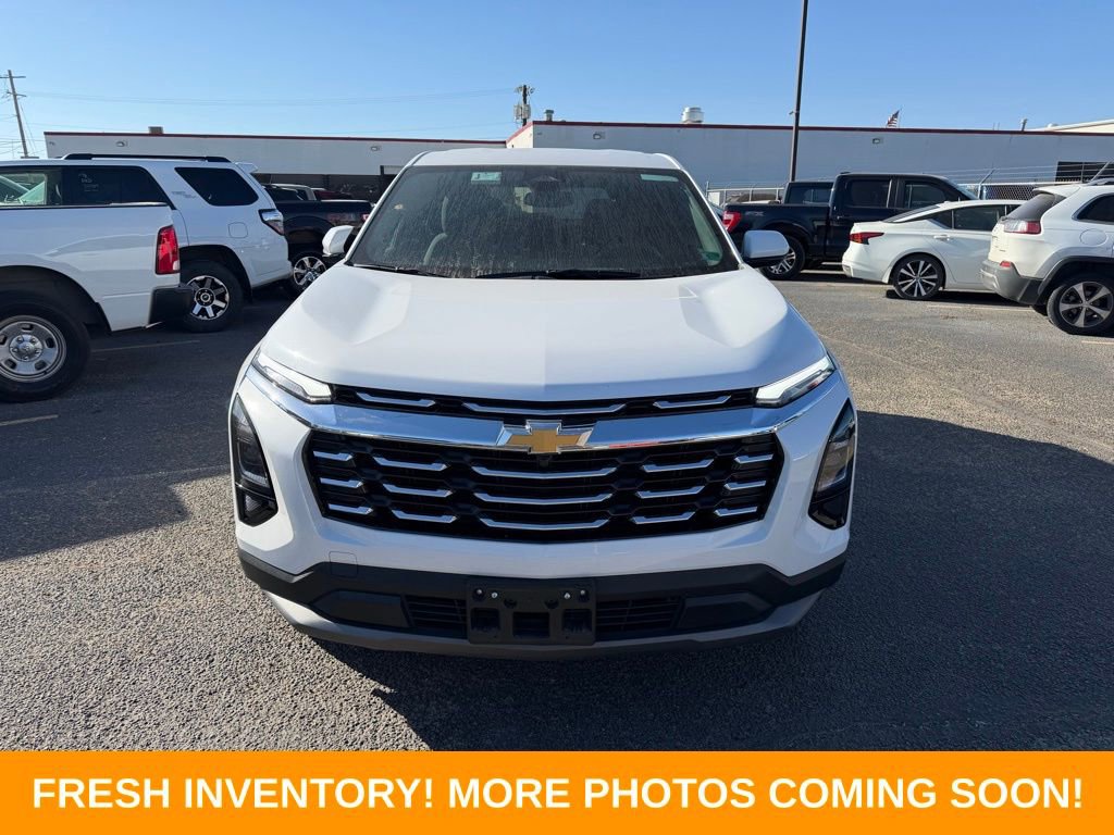 Used 2025 Chevrolet Equinox LT image 2