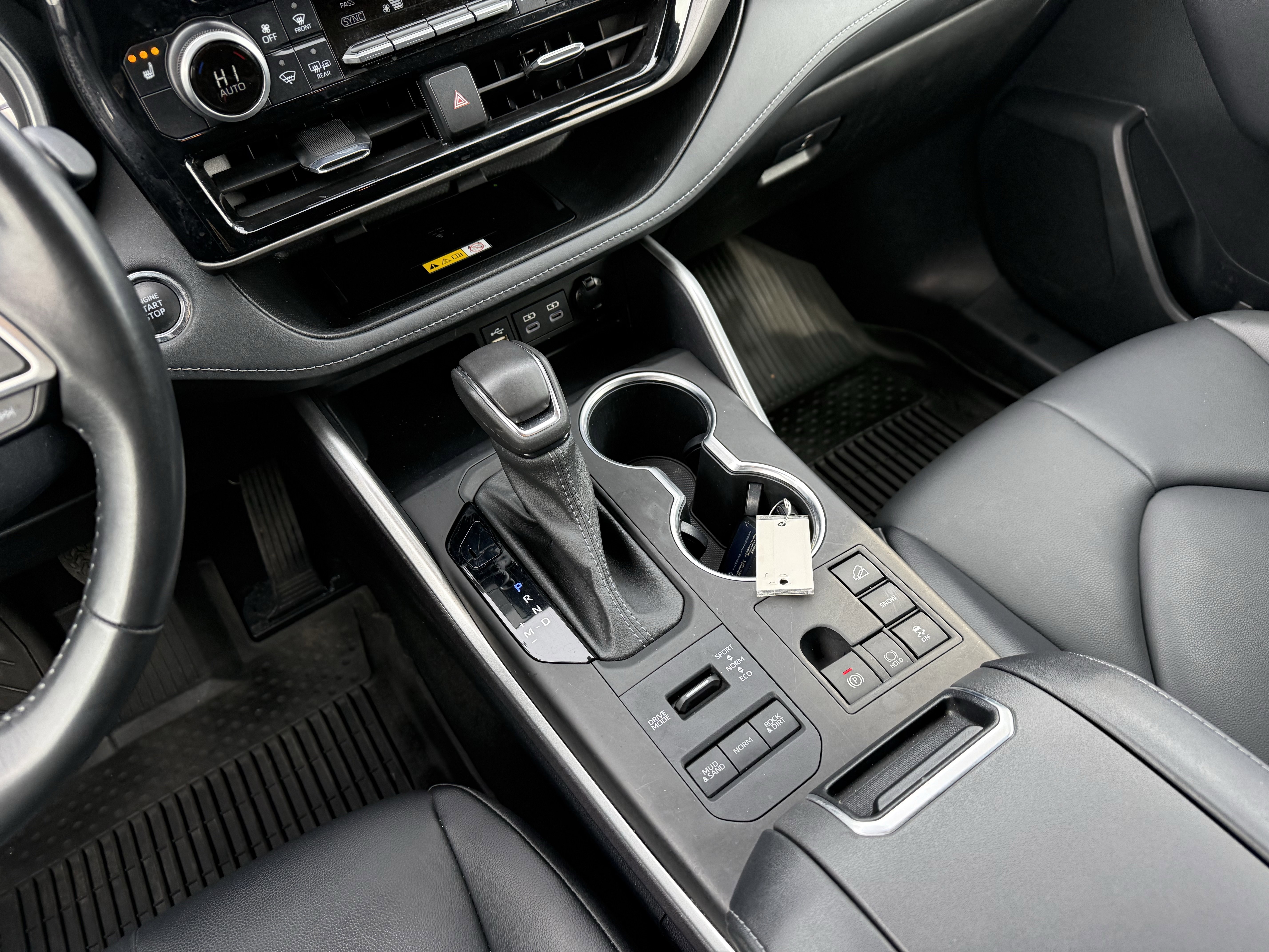 Used 2023 Toyota Highlander XLE image 20