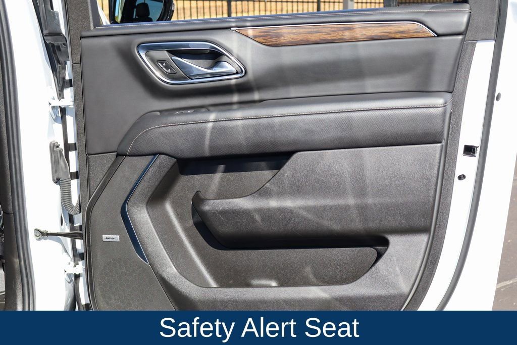 Used 2023 Chevrolet Suburban Premier image 40