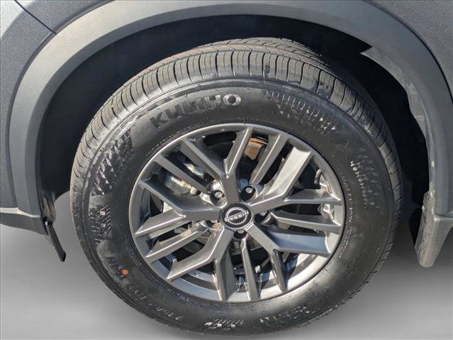 Used 2023 Nissan Rogue S image 23