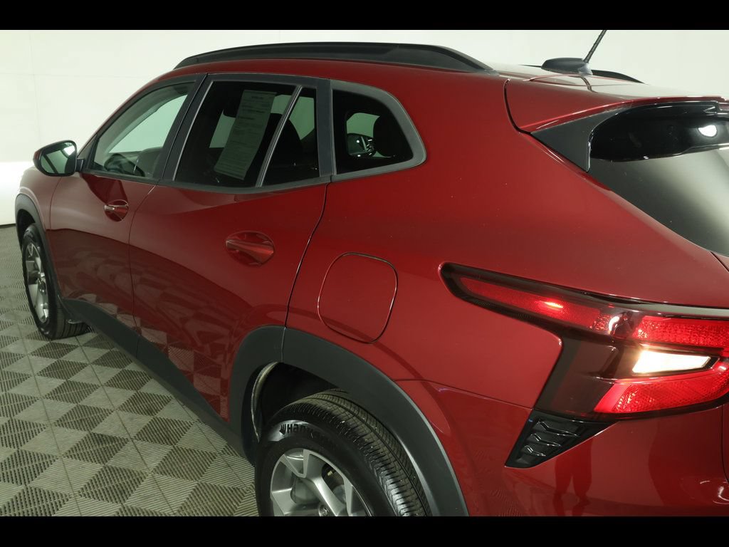 Used 2025 Chevrolet Trax LT w/ LT Convenience Package FWD image 15