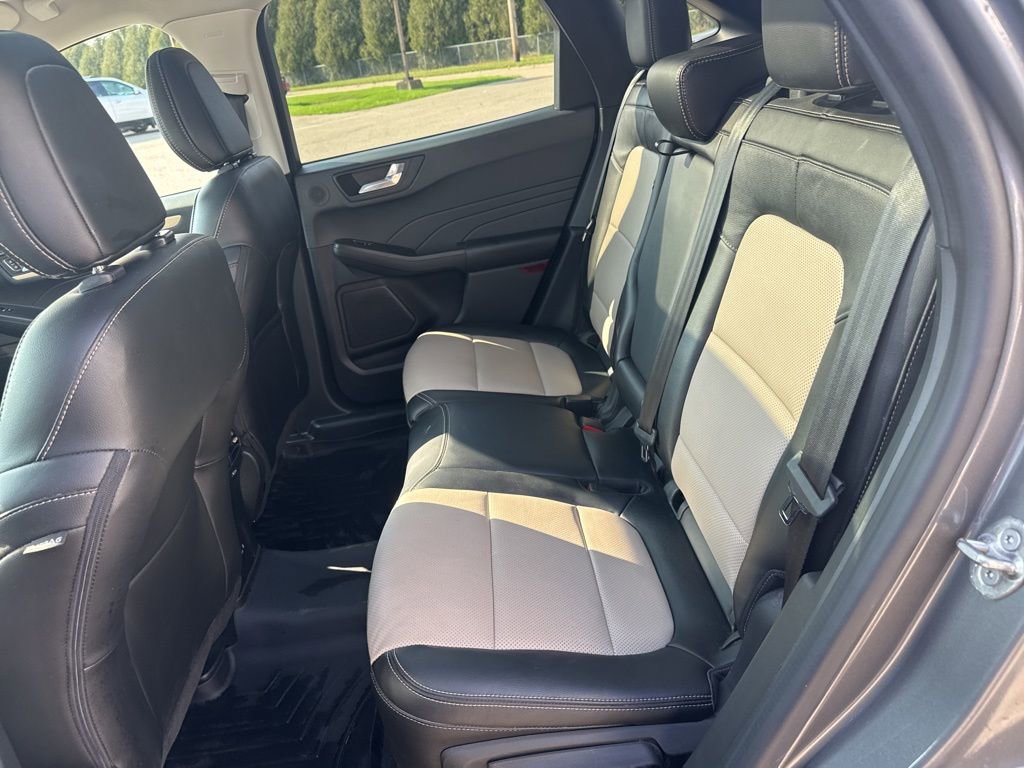 Used 2021 Ford Escape Titanium w/ Titanium Elite Package AWD/4WD image 20