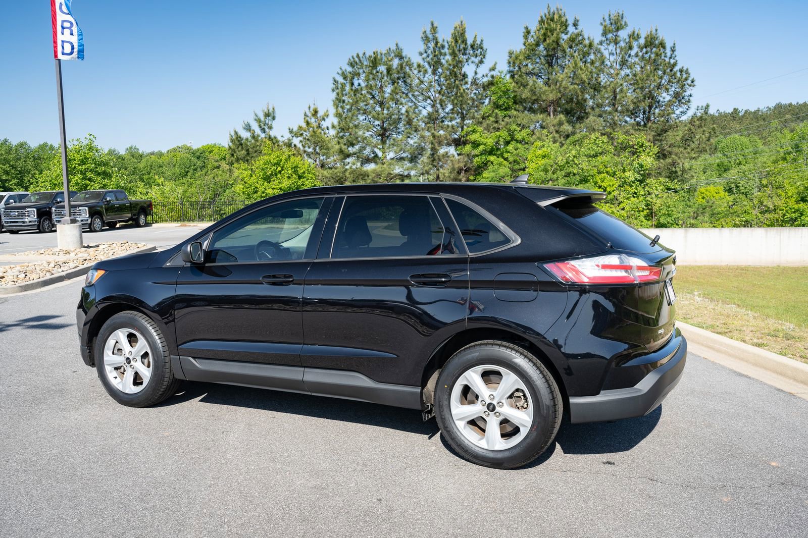 Used 2023 Ford Edge SE AWD/4WD image 7