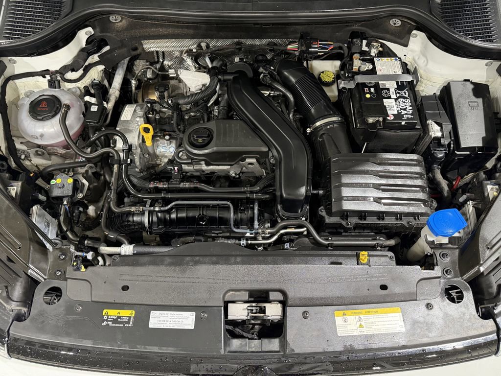 Used 2025 Volkswagen Taos SE FWD image 31