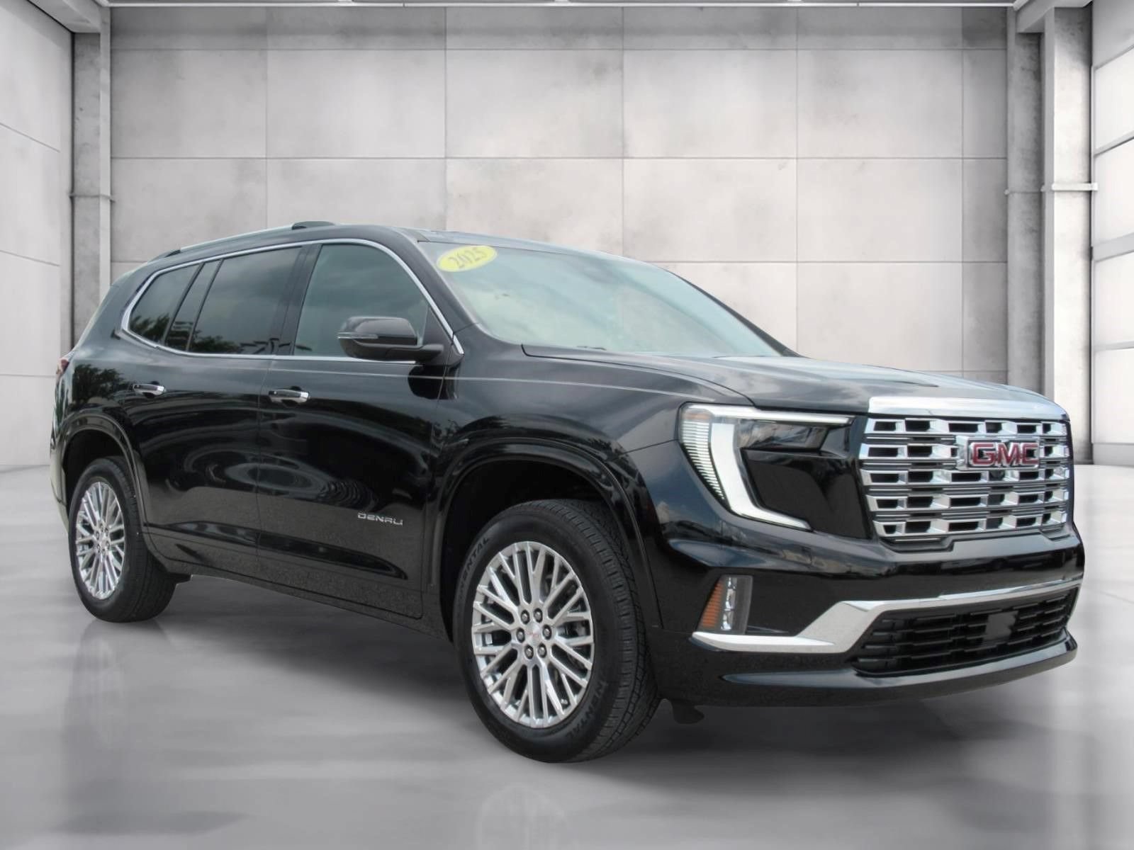 Used 2025 GMC Acadia Denali FWD image 1