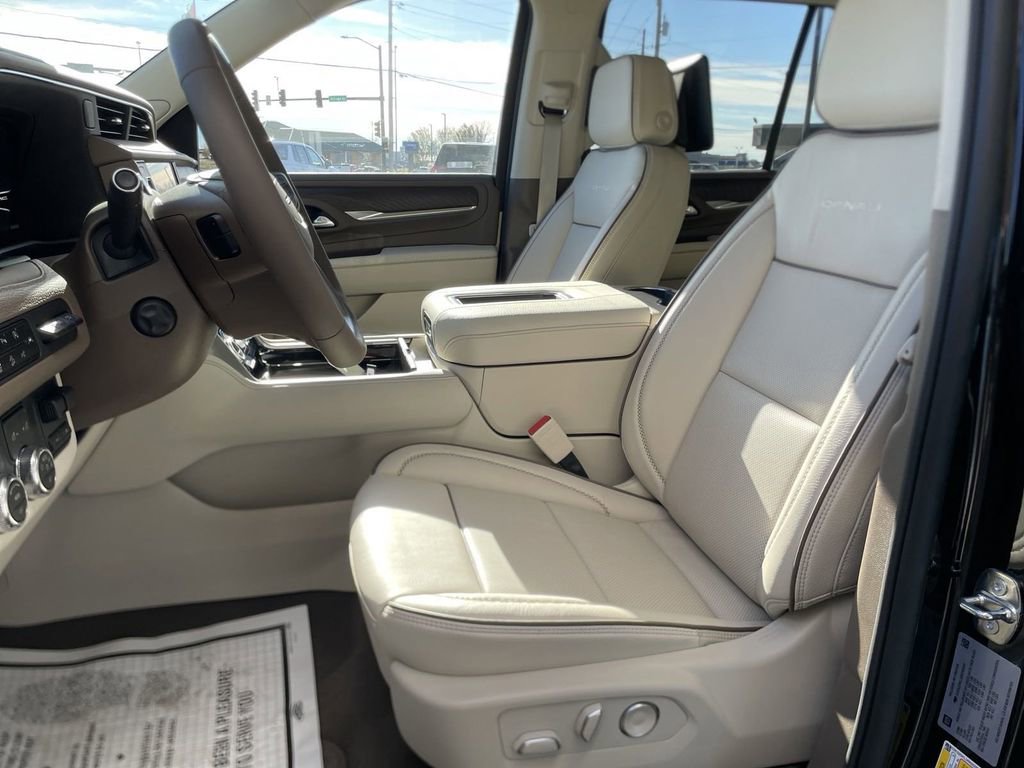 New 2024 GMC Yukon Denali w/ Denali Reserve Package image 23