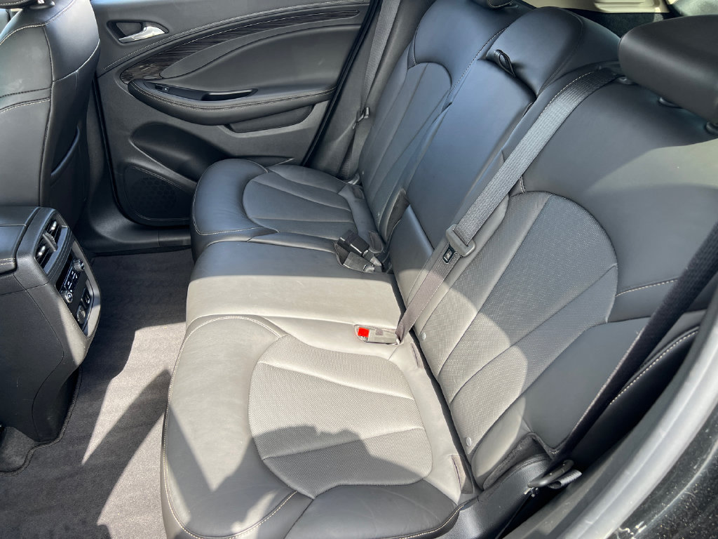 Used 2018 Buick Envision Essence AWD/4WD image 12