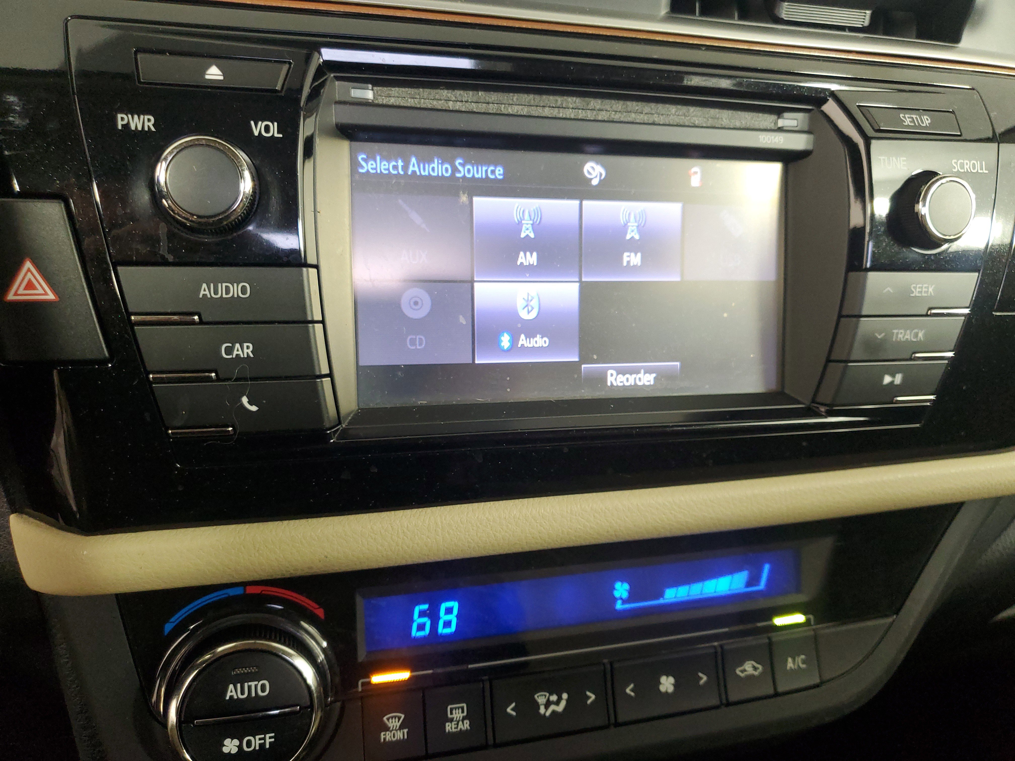 Used 2014 Toyota Corolla LE image 17