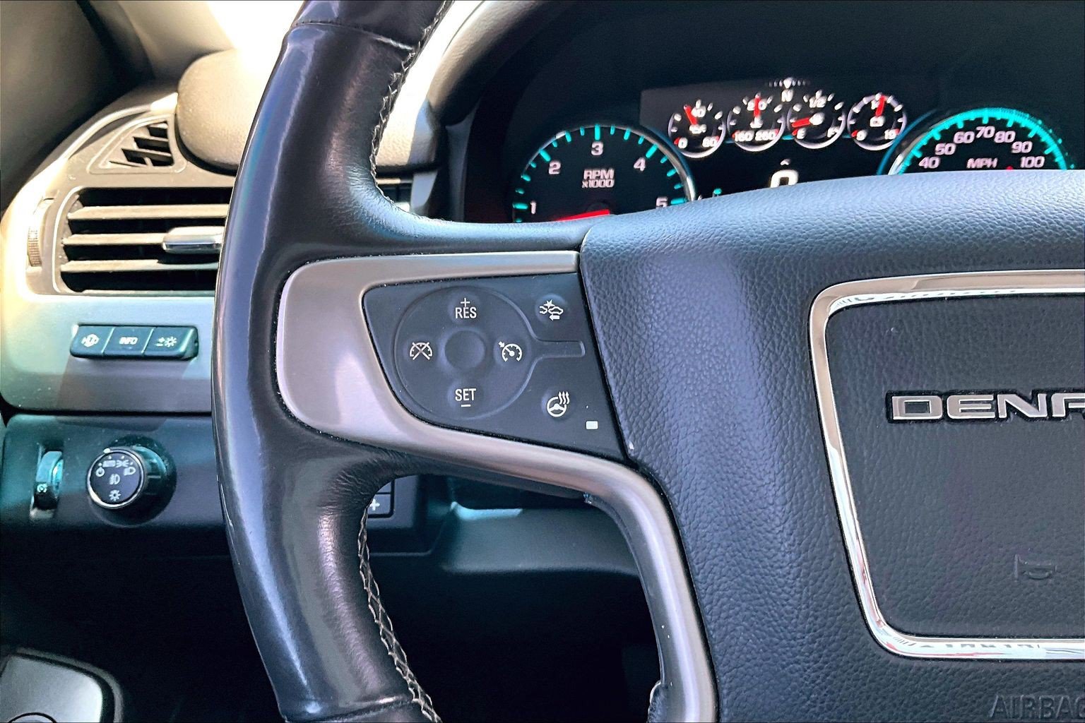 Used 2018 GMC Yukon XL Denali w/ Open Road Package RWD image 19