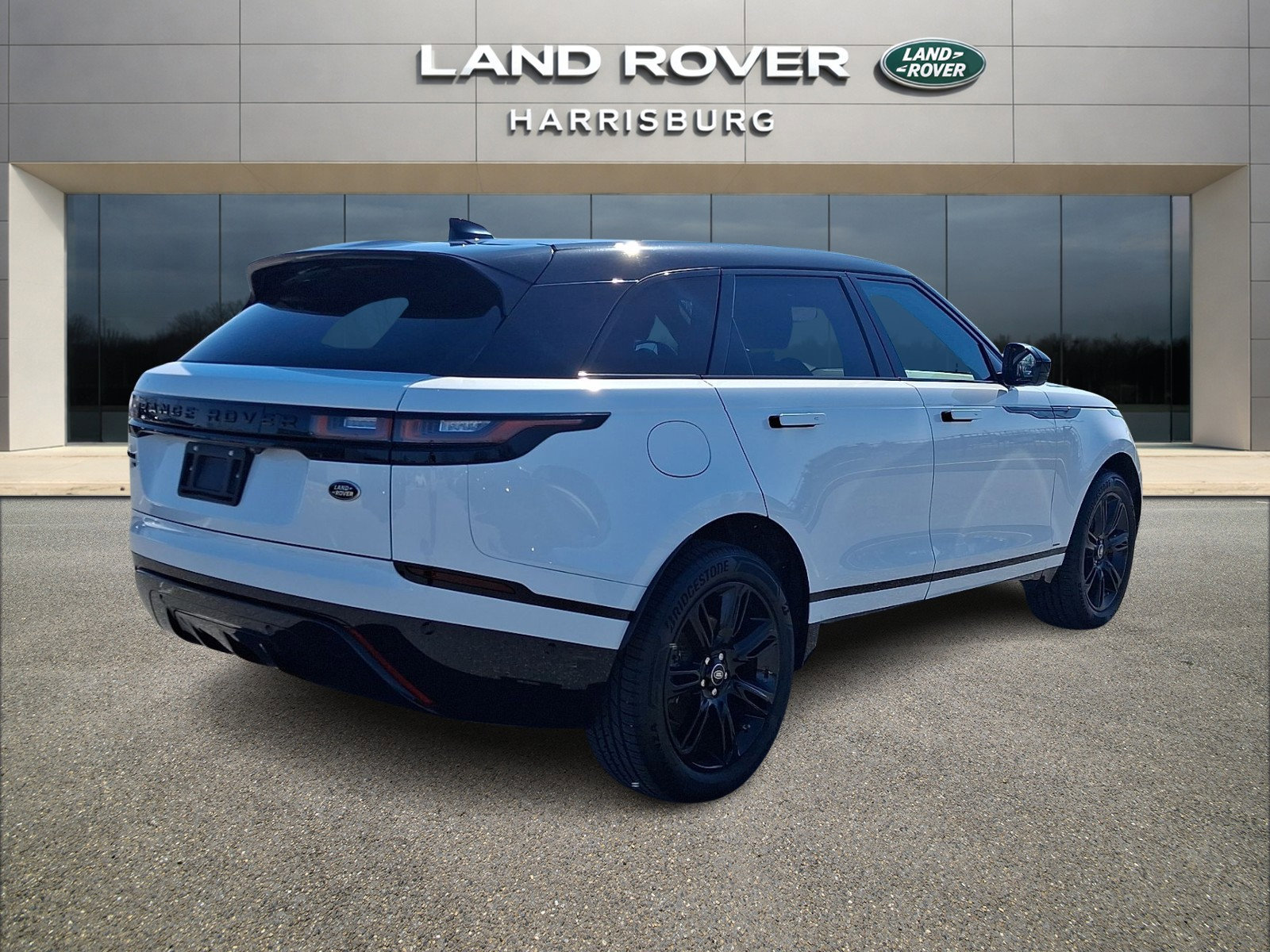 Used 2021 Land Rover Range Rover Velar R-Dynamic S image 4