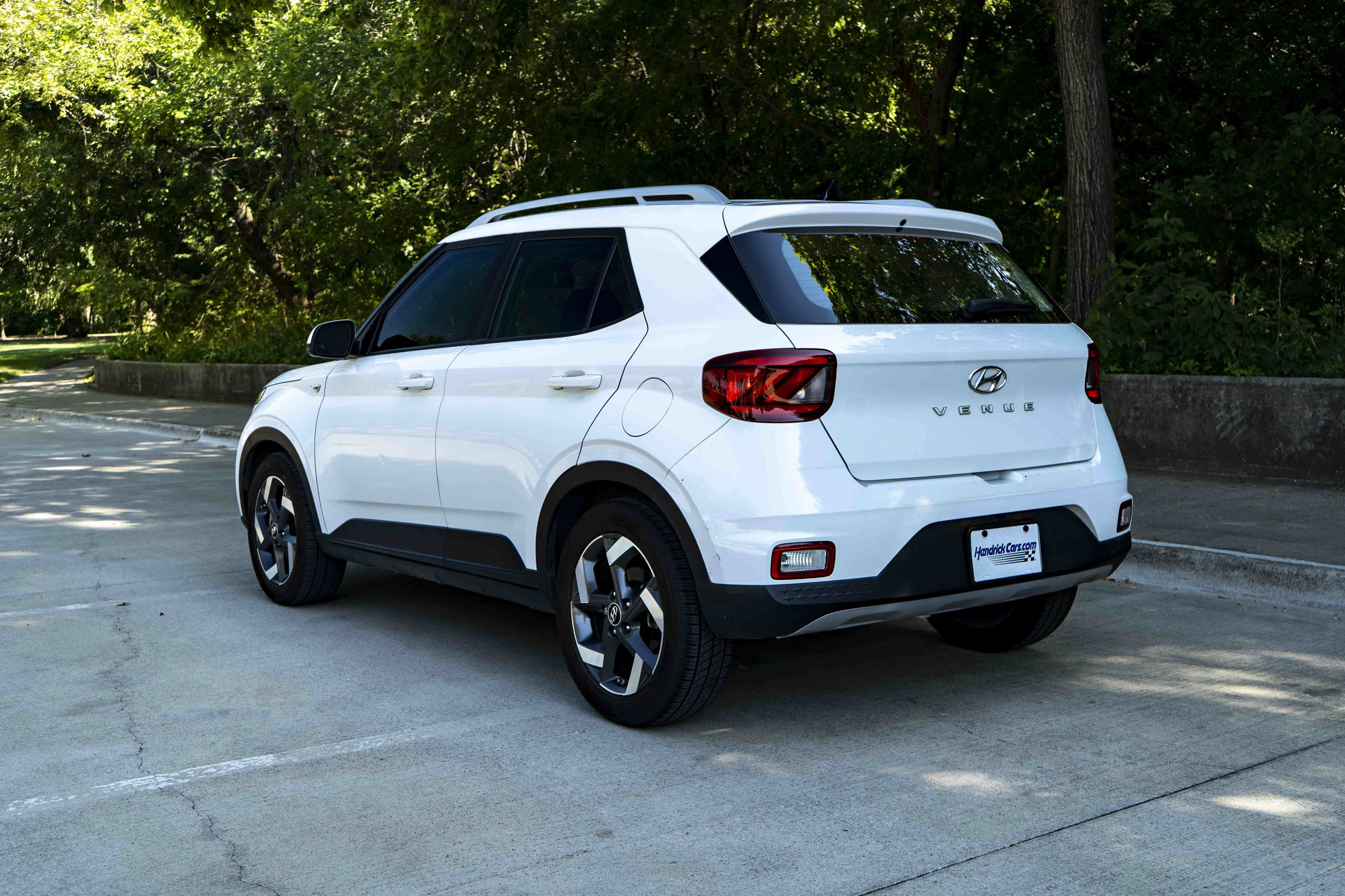 Used 2021 Hyundai Venue SEL FWD image 7