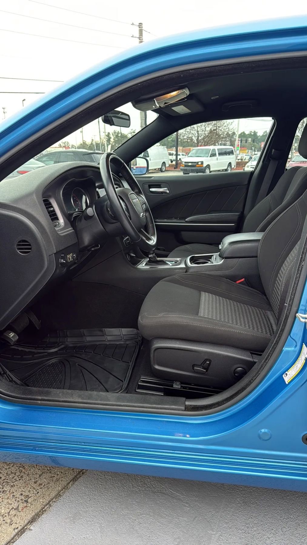 Used 2023 Dodge Charger SXT image 6