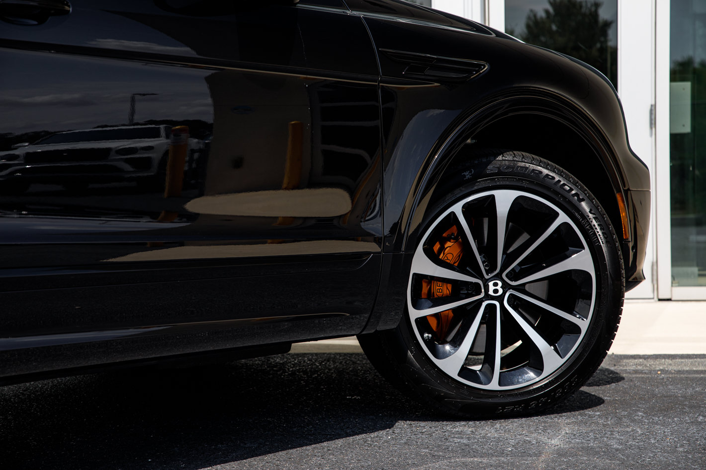 Certified 2023 Bentley Bentayga Extended Wheelbase AWD/4WD image 20
