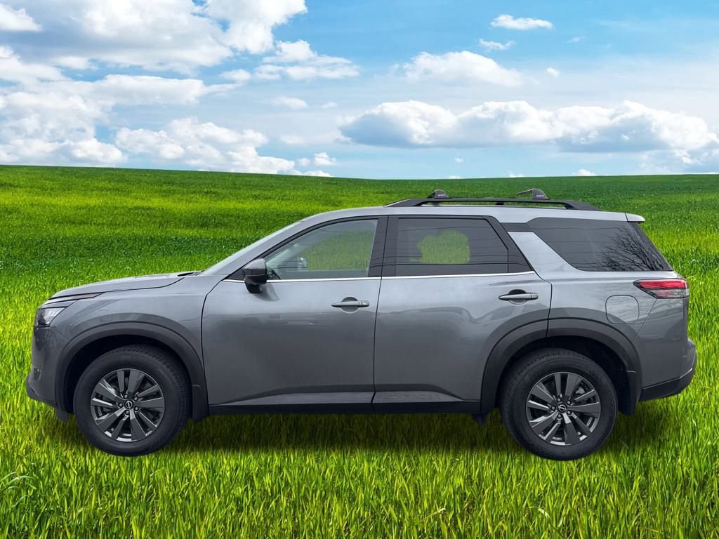 Used 2024 Nissan Pathfinder SV image 8