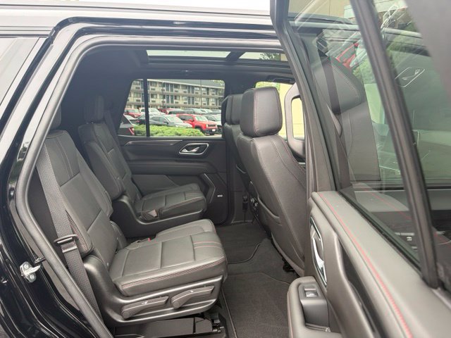 Used 2024 Chevrolet Tahoe RST w/ Luxury Package AWD/4WD image 32