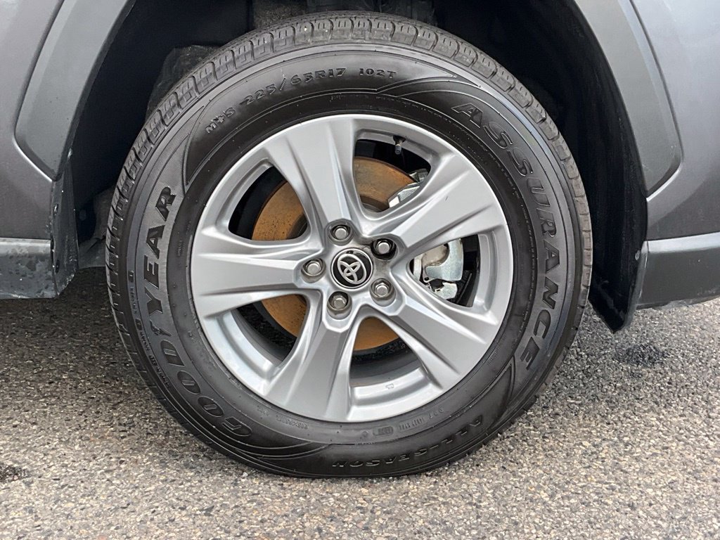 Used 2025 Toyota RAV4 LE AWD/4WD image 21