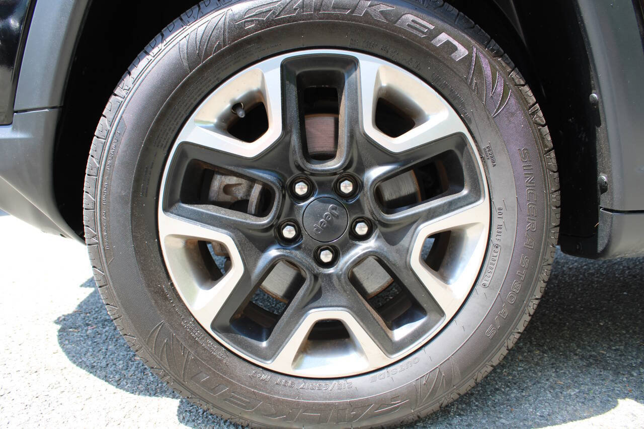 Used 2017 Jeep Compass Trailhawk w/ Navigation Group image 20