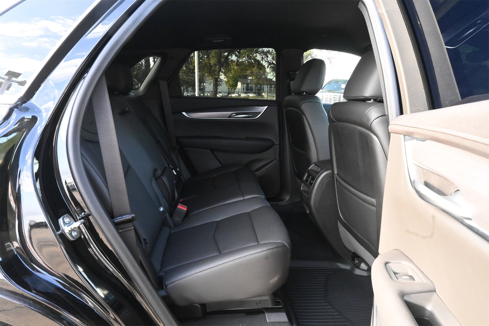 New 2026 Cadillac XT5 Luxury w/ LPO, Floor Liner Package image 24