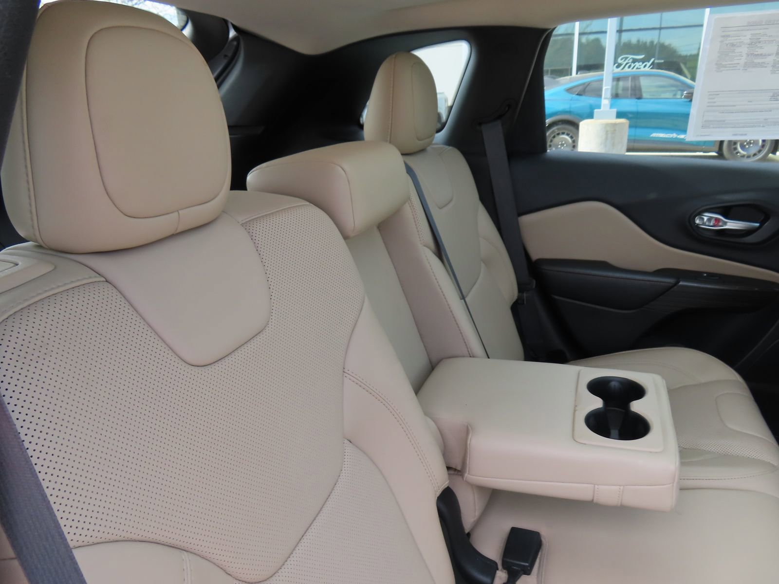 Used 2015 Jeep Cherokee Limited w/ Luxury Group image 29