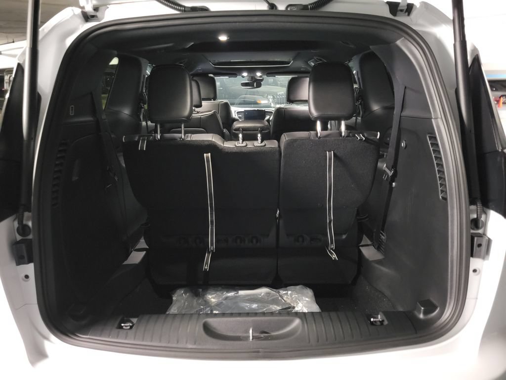 New 2027 Chrysler Pacifica Limited FWD image 19