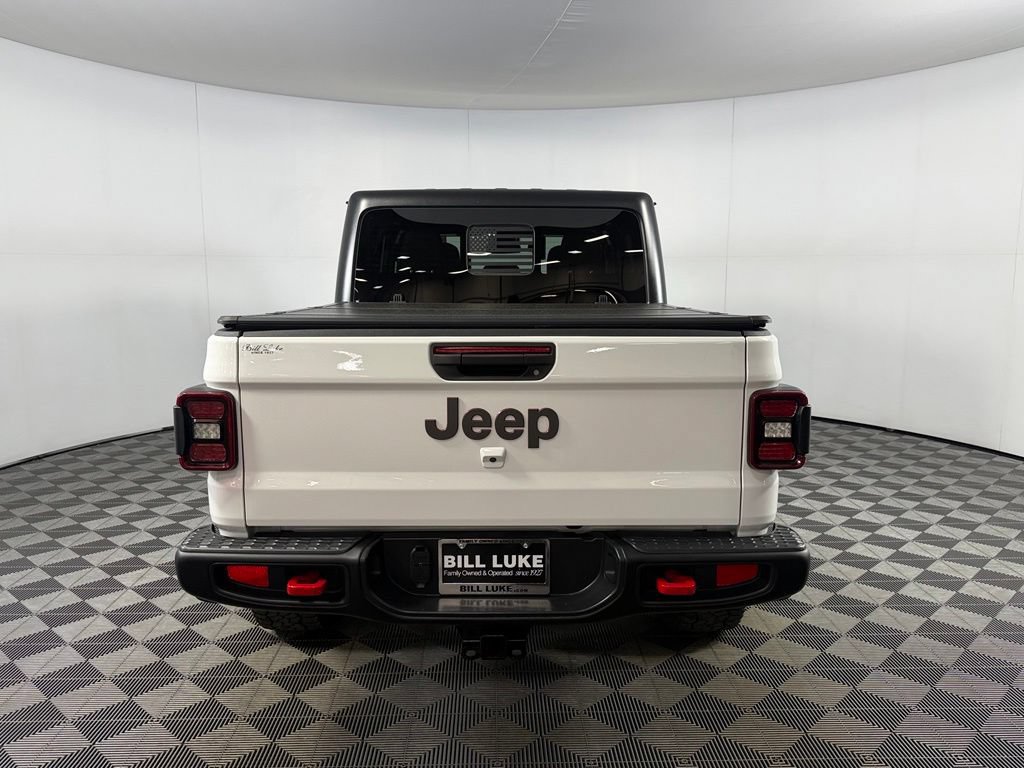 Certified 2025 Jeep Gladiator Rubicon w/ Convenience Group AWD/4WD image 8
