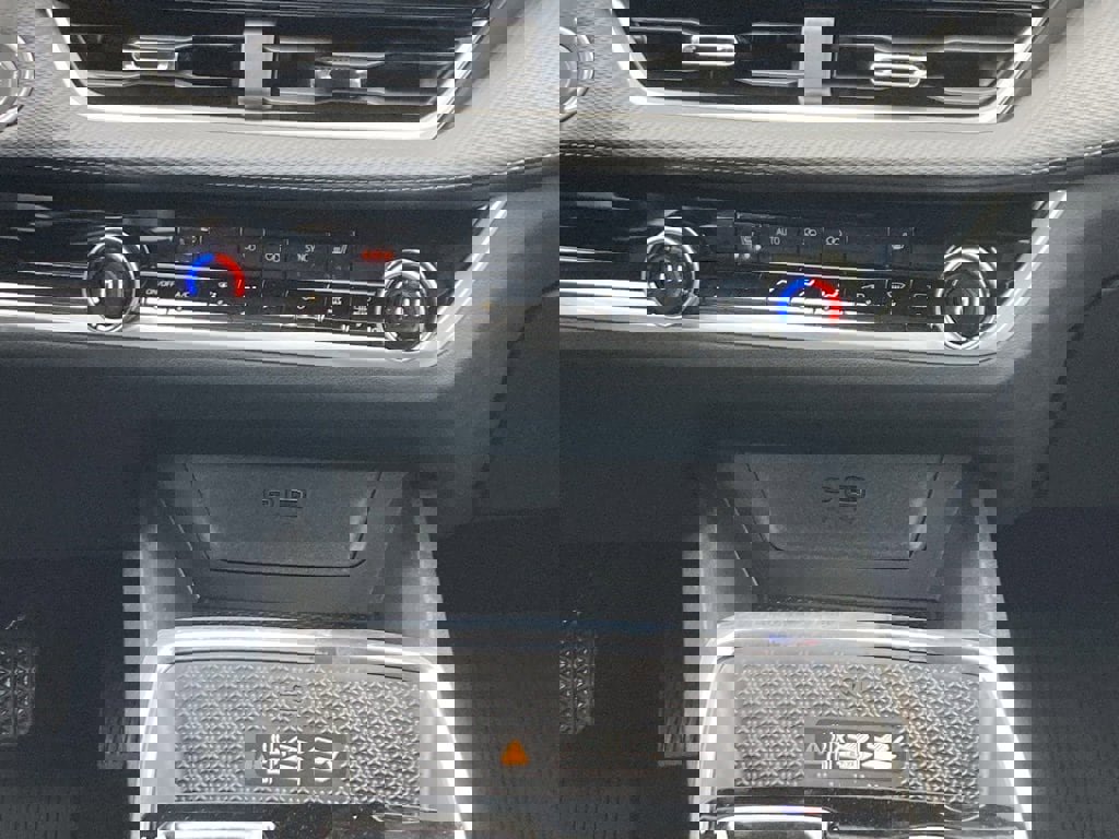 New 2026 Chevrolet Equinox LT w/ Convenience Package II image 18