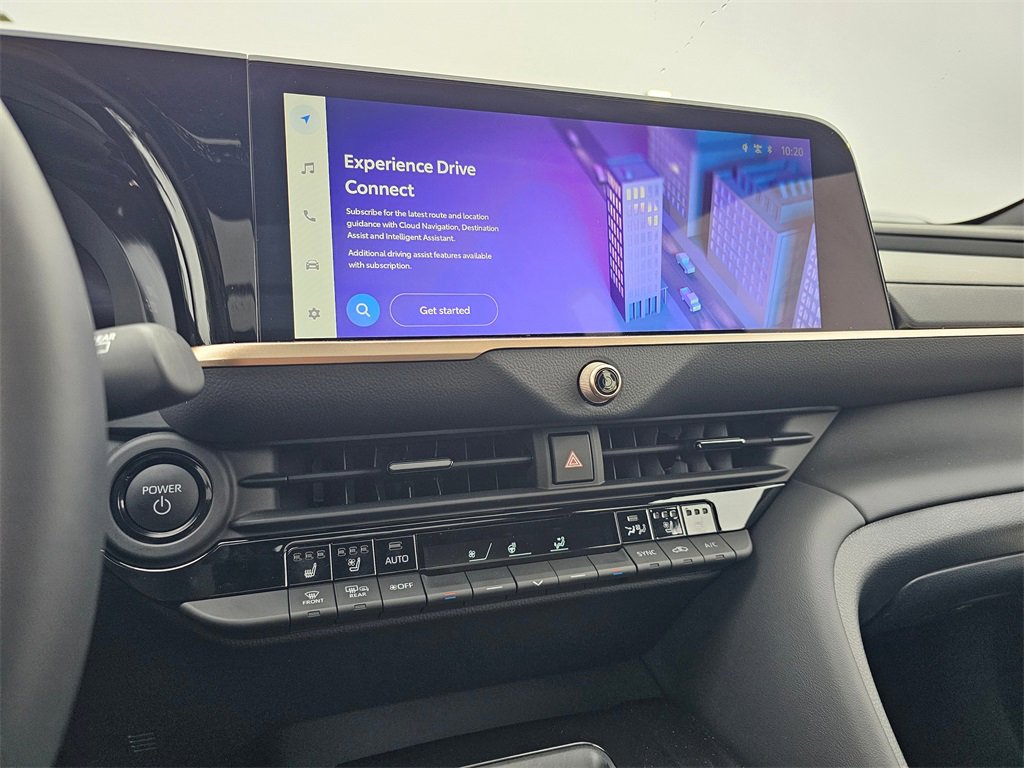 Used 2025 Toyota Crown Signia w/ Advanced Technology Package image 28