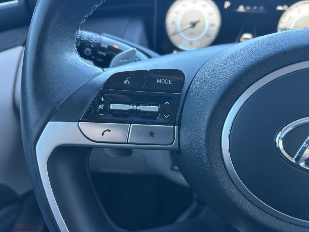 Certified 2022 Hyundai Tucson Limited AWD/4WD image 16