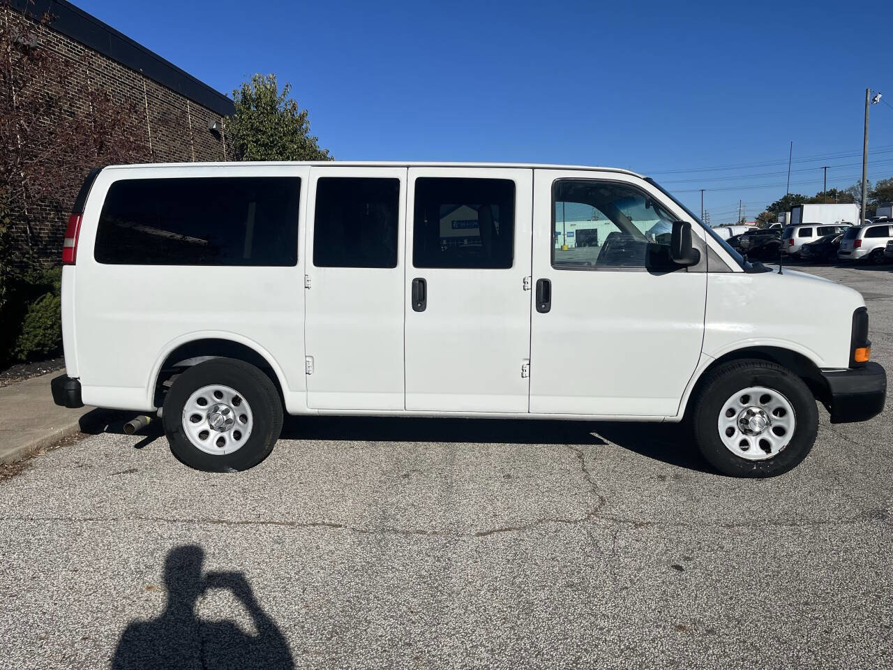 Used 2010 Chevrolet Express 1500 LS image 5
