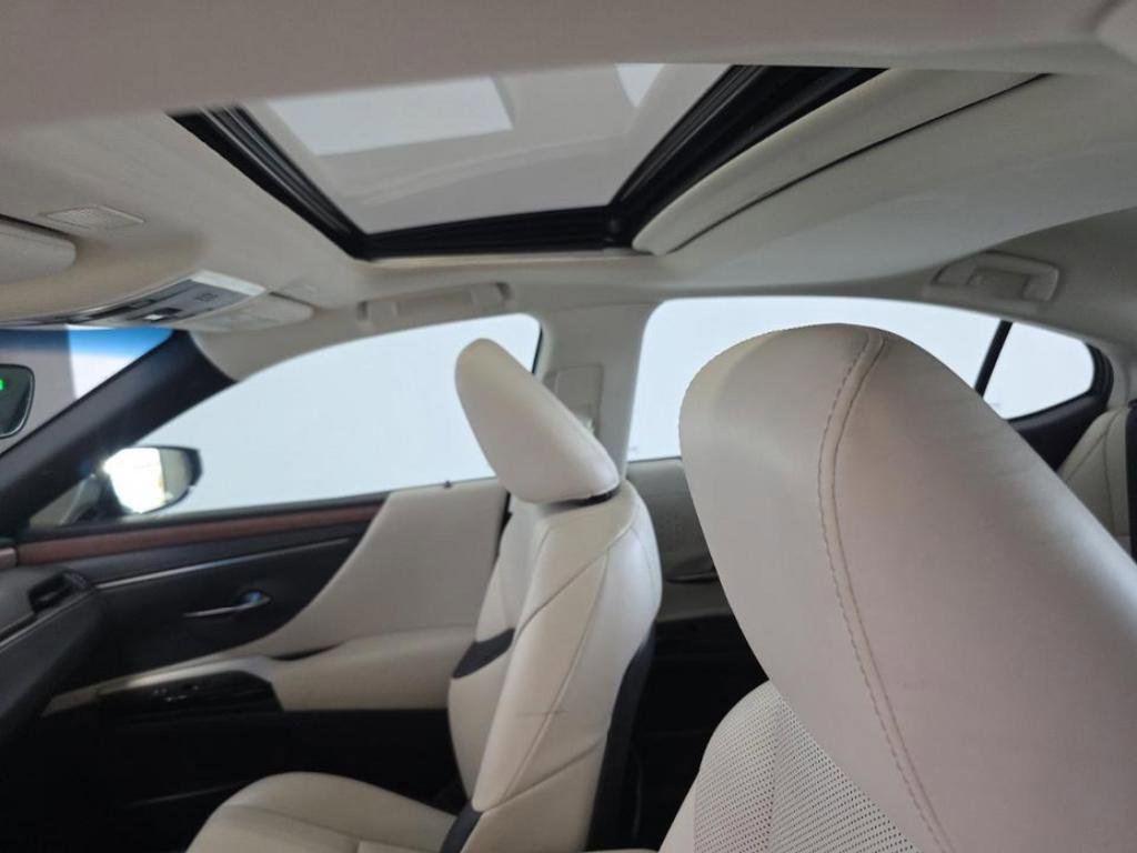 Used 2024 Lexus ES 250 w/ Premium Package AWD/4WD image 8