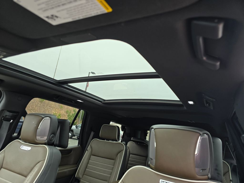 Certified 2025 GMC Yukon Denali Ultimate image 14