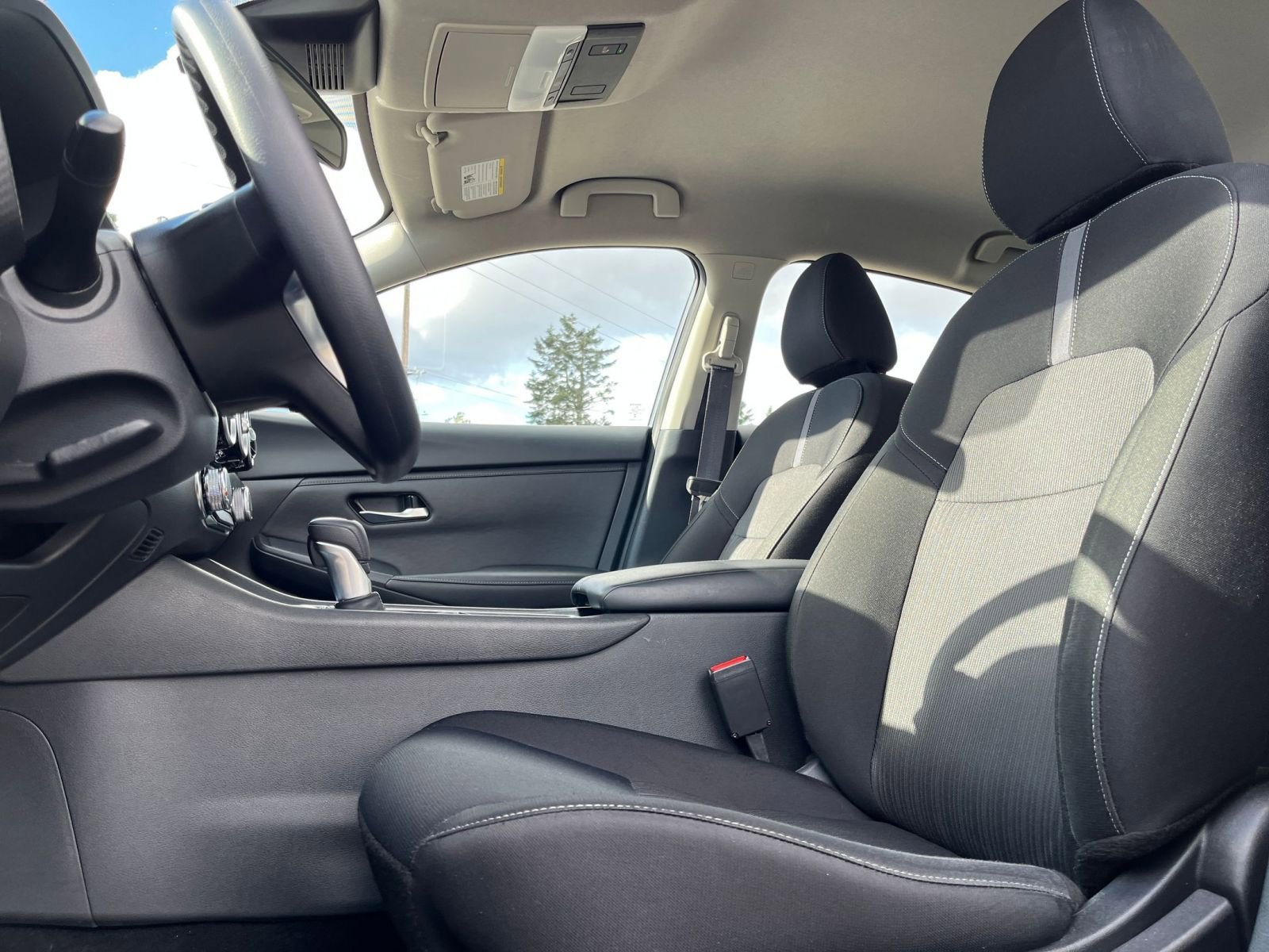 Used 2025 Nissan Sentra SV FWD image 24