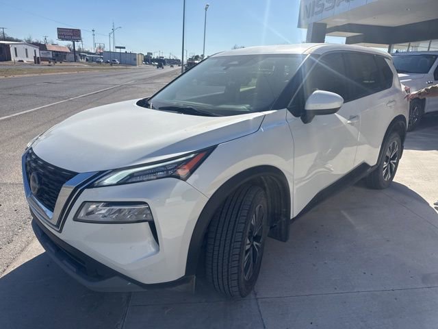 Used 2023 Nissan Rogue SV image 2