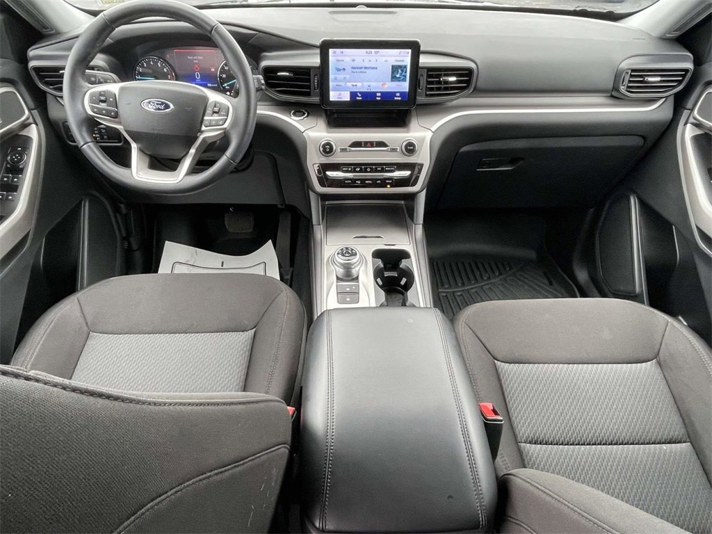 Used 2024 Ford Explorer XLT image 11