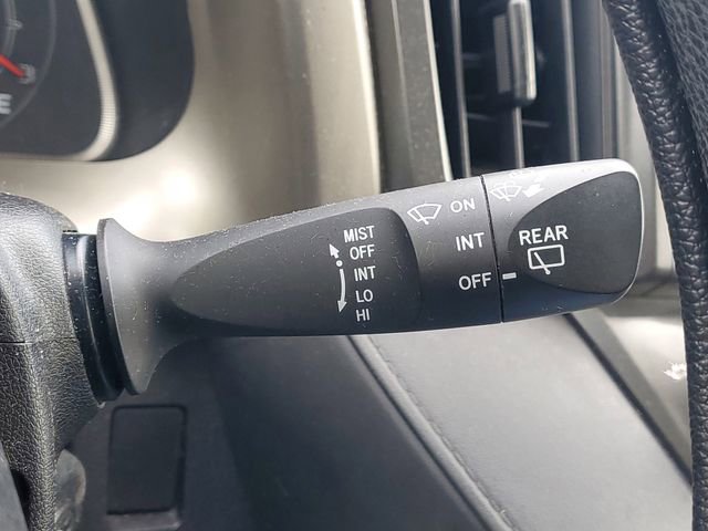 Used 2015 Toyota RAV4 LE image 18