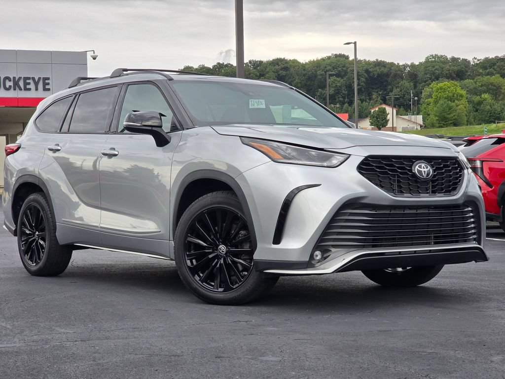 Used 2023 Toyota Highlander XSE AWD/4WD image 2
