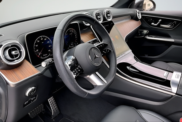 Certified 2025 Mercedes-Benz GLC 350e 4MATIC image 7