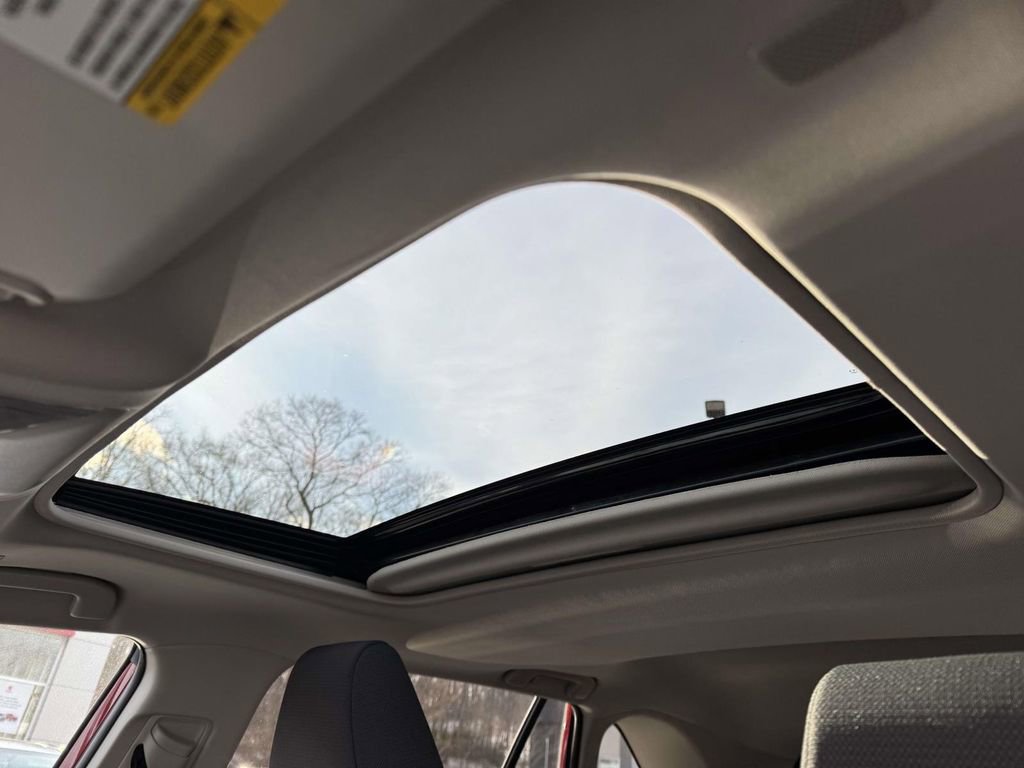 Used 2024 Toyota RAV4 XLE image 19