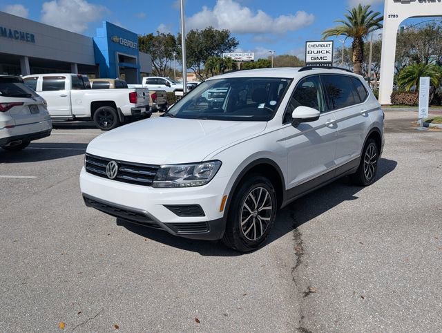 Certified 2020 Volkswagen Tiguan SE image 3