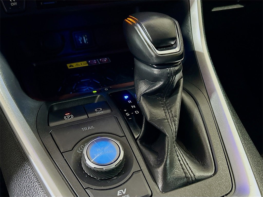 Used 2024 Toyota RAV4 Limited image 14