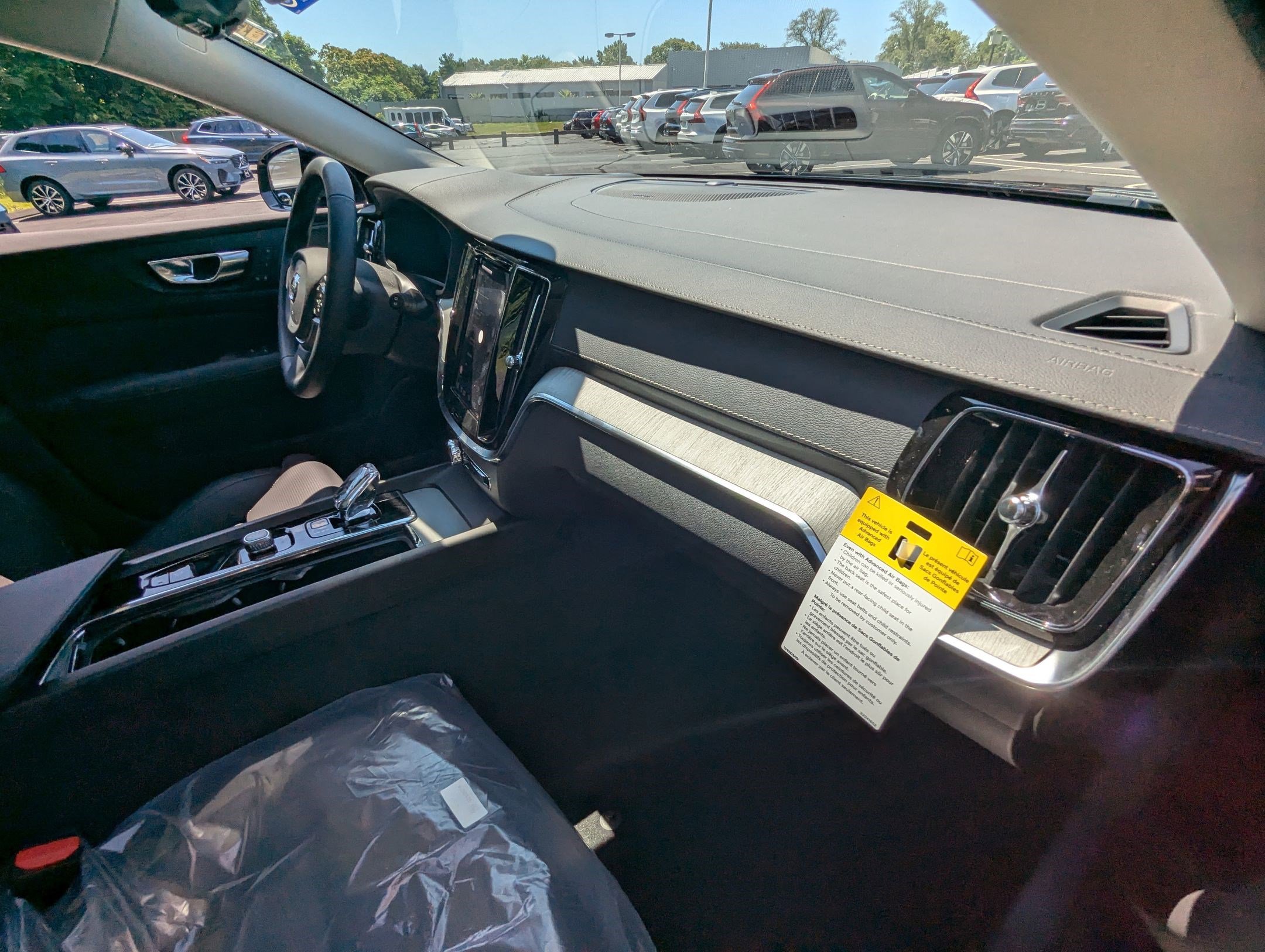 New 2026 Volvo V60 B5 Cross Country Ultra w/ Protection Package Premier image 23