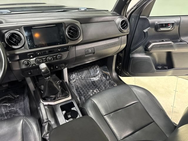 Used 2019 Toyota Tacoma TRD Sport AWD/4WD image 20